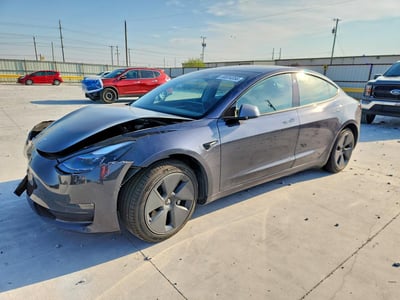 5YJ3E1EB1NF****** 2022 Tesla Model 3