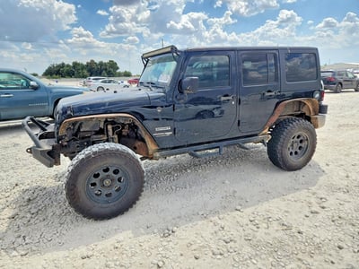 1C4BJWDG1JL****** 2018 Jeep Wrangler