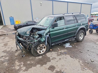 JA4LS21H12J****** 2002 Mitsubishi Montero