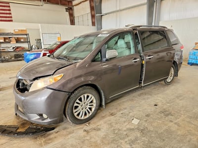 5TDYK3DC9ES****** 2014 Toyota Sienna