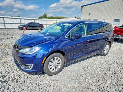 2C4RC1FG5JR****** 2018 Chrysler Pacifica