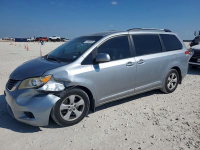 5TDKK3DC7BS****** 2011 Toyota Sienna