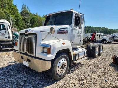 5KJJAVDV1EP****** 2014 Western Star 4700