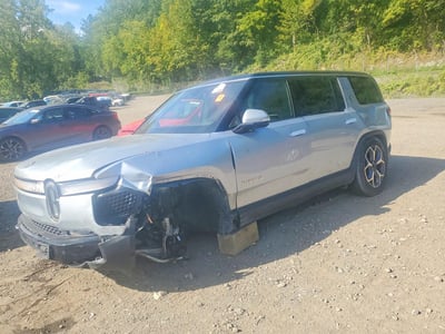 7PDSGABA5PN****** 2023 Rivian R1S