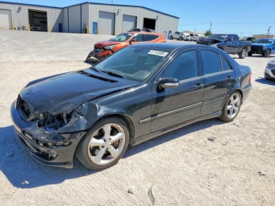 WDBRF40J15A****** 2005 Mercedes-Benz C-Class
