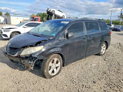 5TDKK3DC7BS****** 2011 Toyota Sienna