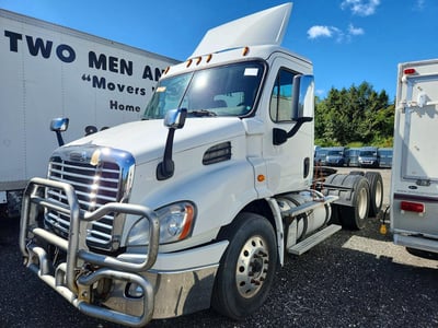 2016 Freightliner Cascadia 113