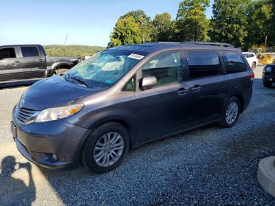 5TDYK3DC2CS****** 2012 Toyota Sienna