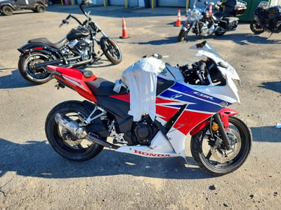 MLHNC5104F5****** 2015 Honda CBR300R
