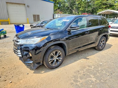 5TDZZRFH5JS****** 2018 Toyota Highlander