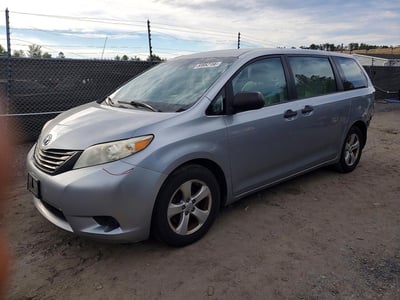 5TDZK3DC7BS****** 2011 Toyota Sienna