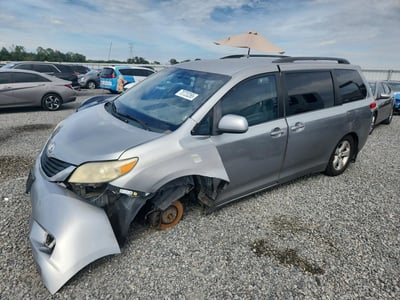 5TDKK3DC3BS****** 2011 Toyota Sienna