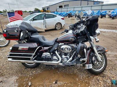 1HD1FC415BB****** 2011 Harley-Davidson FLHTCUI