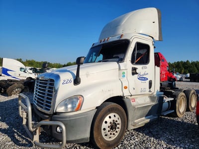 1FUJGEDV7JL****** 2018 Freightliner Cascadia 125