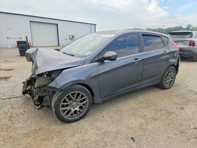 KMHCT5AE8DU****** 2013 Hyundai Accent