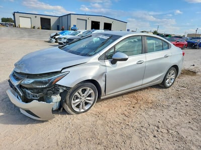 1G1BE5SM0K7****** 2019 Chevrolet Cruze