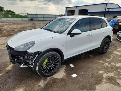 WP1AE2A25GL****** 2016 Porsche Cayenne