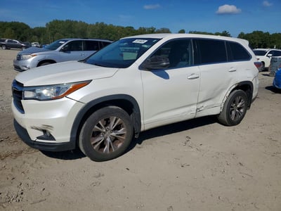 5TDZKRFH7FS****** 2015 Toyota Highlander