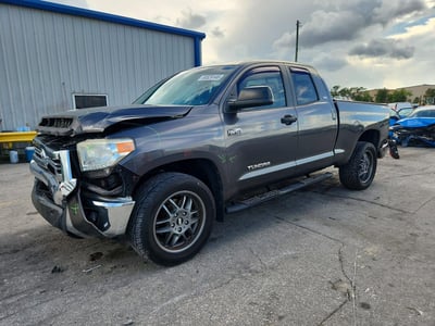 5TFRY5F17GX****** 2016 Toyota Tundra
