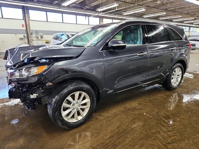 5XYPGDA3XHG****** 2017 Kia Sorento