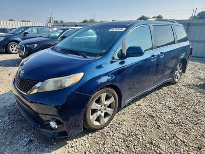 5TDXK3DC4CS****** 2012 Toyota Sienna