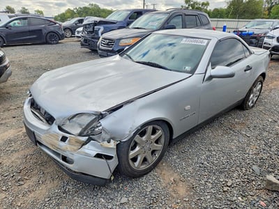 WDBKK47F2XF****** 1999 Mercedes-Benz SLK-Class