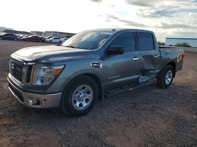1N6AA1E68HN****** 2017 Nissan Titan