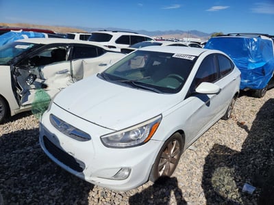 KMHCU4AE7EU****** 2014 Hyundai Accent