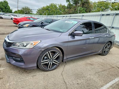 1HGCR2F58HA****** 2017 Honda Accord