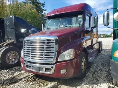 3AKJGLDVXJS****** 2018 Freightliner Cascadia 125