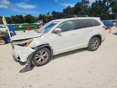 5TDJKRFH6FS****** 2015 Toyota Highlander