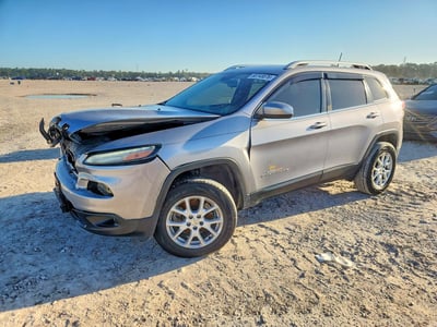 1C4PJLCX9JD****** 2018 Jeep Cherokee