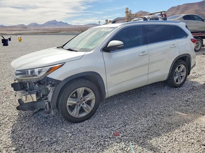 5TDDZRFH8HS****** 2017 Toyota Highlander