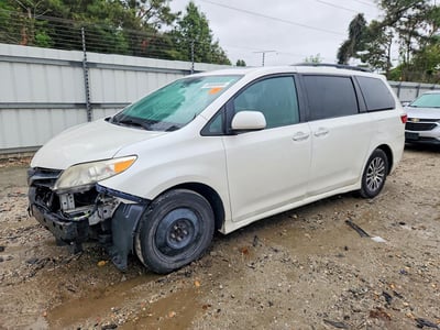 5TDYZ3DC8JS****** 2018 Toyota Sienna