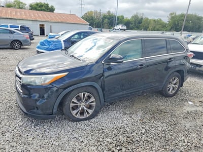 5TDBKRFH6FS****** 2015 Toyota Highlander