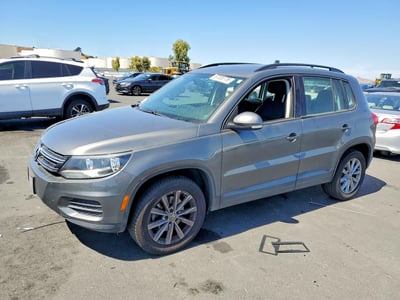 WVGAV7AXXJK****** 2018 Volkswagen Tiguan