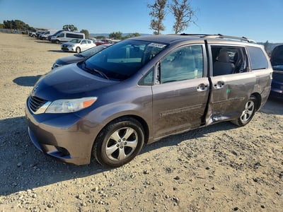 5TDKK3DC5BS****** 2011 Toyota Sienna