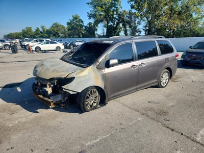 5TDYK3DC4CS****** 2012 Toyota Sienna