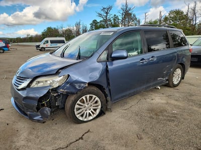 5TDYZ3DC5HS****** 2017 Toyota Sienna