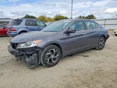 1HGCR2F30HA****** 2017 Honda Accord