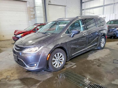 2C4RC1BG4HR****** 2017 Chrysler Pacifica