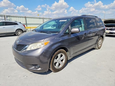 5TDKK3DC2DS****** 2013 Toyota Sienna