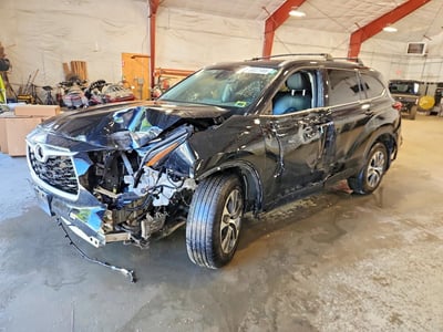 5TDGZRBHXNS****** 2022 Toyota Highlander