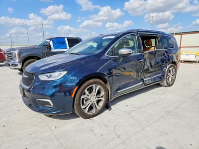 2C4RC1PG7PR****** 2023 Chrysler Pacifica