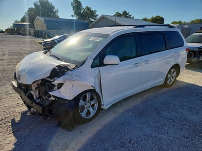 5TDKK3DC6BS****** 2011 Toyota Sienna