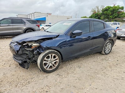 3MYDLBYV4JY****** 2018 Toyota Yaris