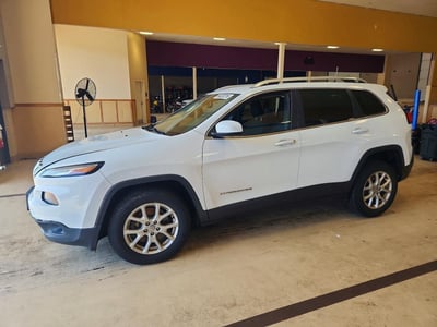 1C4PJMCS2GW****** 2016 Jeep Cherokee