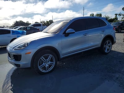 WP1AF2A26GK****** 2016 Porsche Cayenne