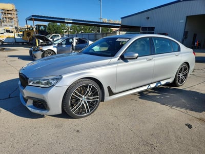 WBA7F0C5XJG****** 2018 BMW 7 Series