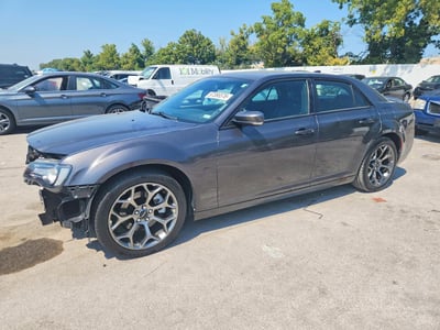 2C3CCABT5JH****** 2018 Chrysler 300